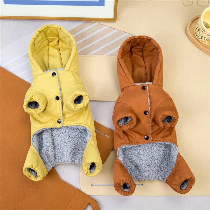 4-legged jacket with hood – For a soft and stylish winter