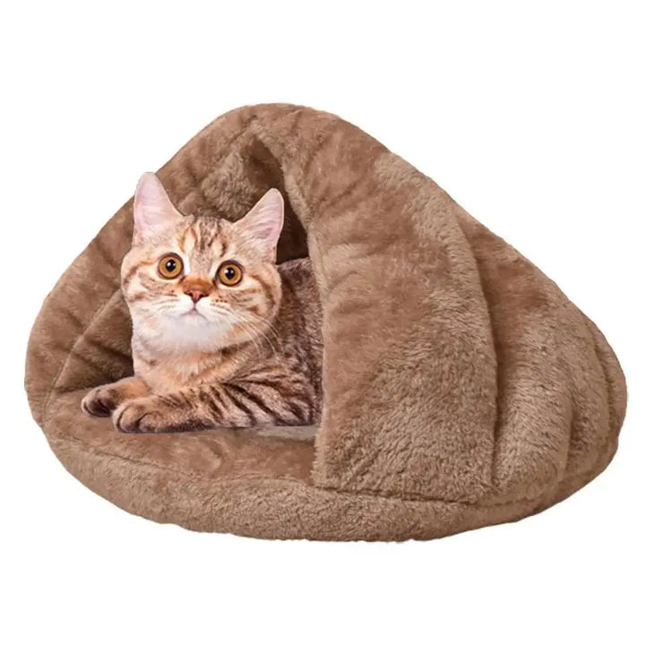 Heated cat house – Its cold-proof cocoon, right next to your love