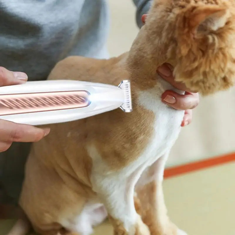 Dog &amp; cat paw clippers: gentle, LED, stress-free