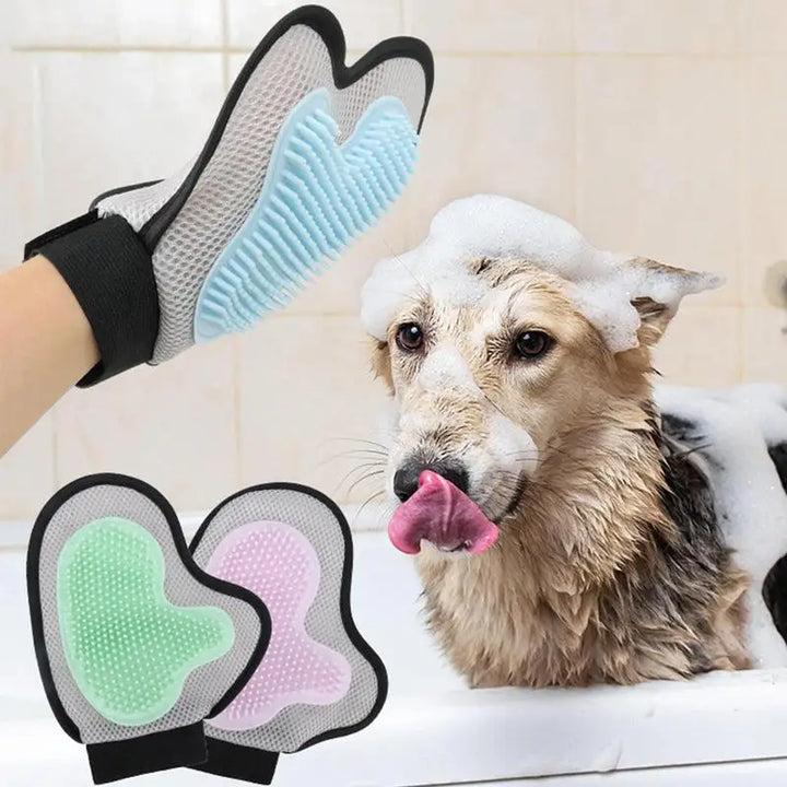 Dog and cat grooming gloves: turn every treatment into a loving caress