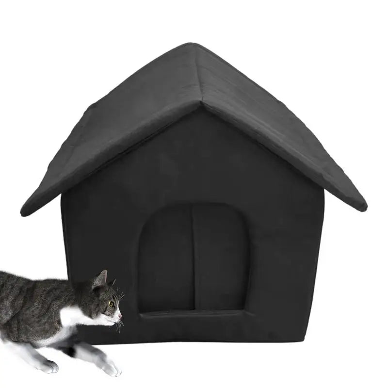 Outdoor shelter for stray cats – discreet, warm and reassuring