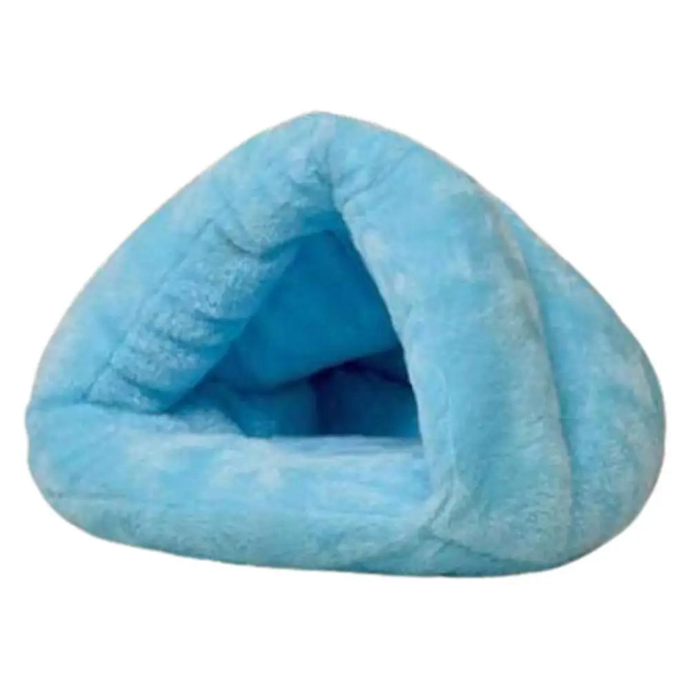 Heated cat house – Its cold-proof cocoon, right next to your love
